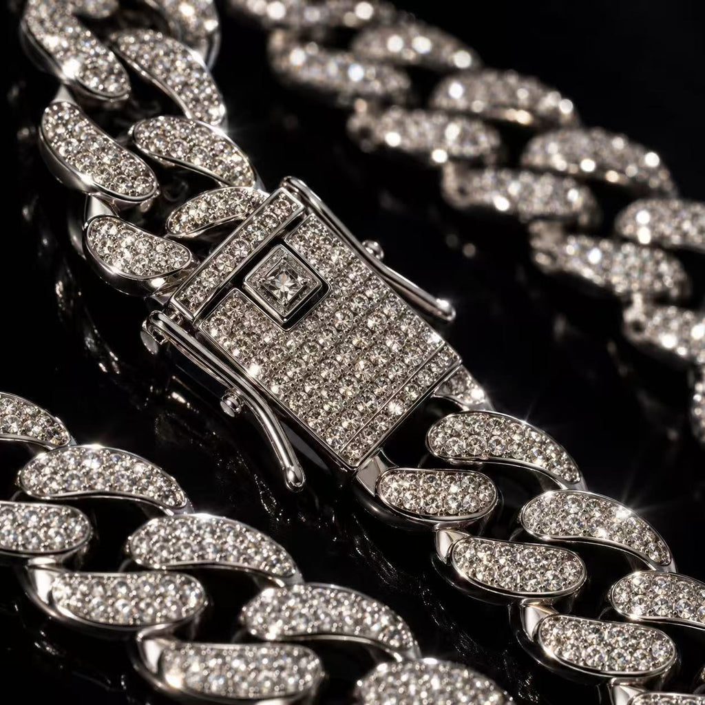 Cuban Link Chain Necklace for Men - Bold & Elegant Design - Perfect for Everyday Wear