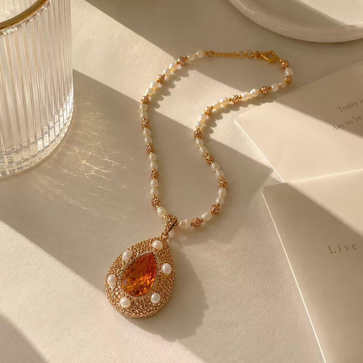 Elegant Pearl & Gold Teardrop Pendant Necklace with Amber Stone for Women's Fashion Jewelry