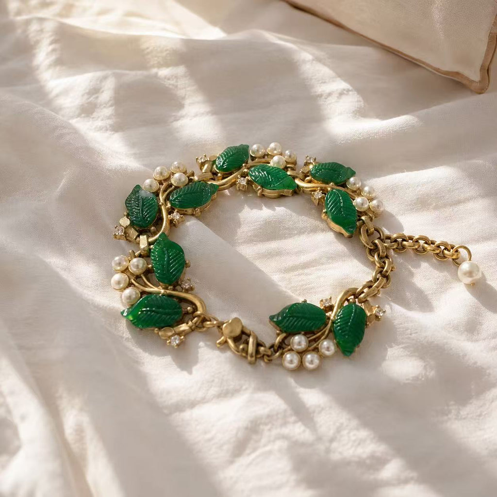 Green Leaf Pearl Bracelet – Vintage Gold Statement Jewelry, Elegant Nature-Inspired Gift for Her 🌿✨
