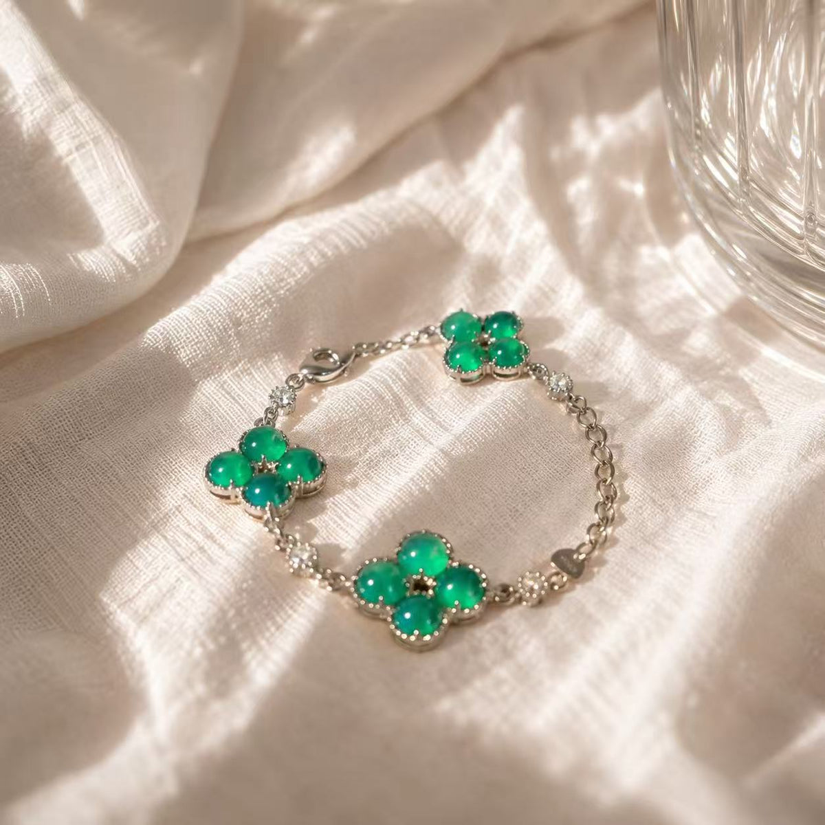 Emerald Clover Bracelet – Green Gemstone Floral Link Bracelet