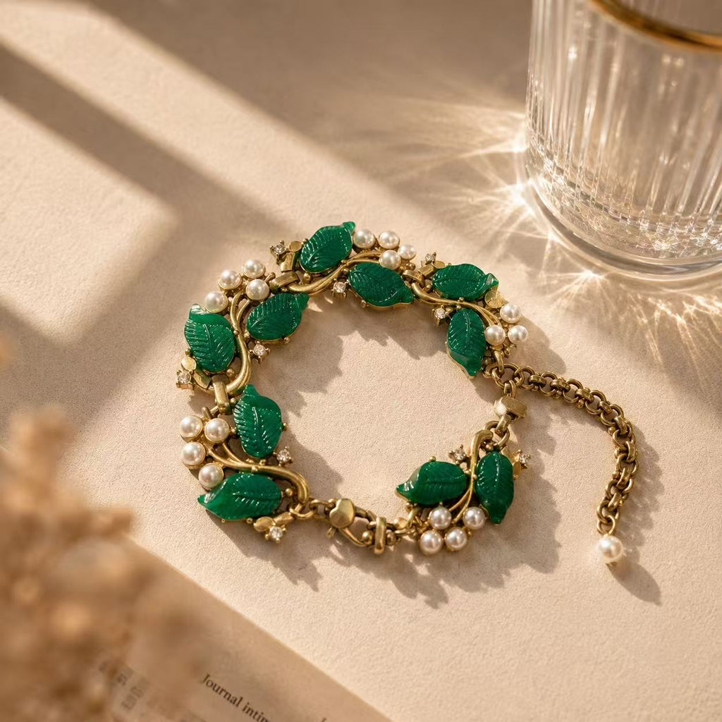 Green Leaf Pearl Bracelet – Vintage Gold Statement Jewelry, Elegant Nature-Inspired Gift for Her 🌿✨