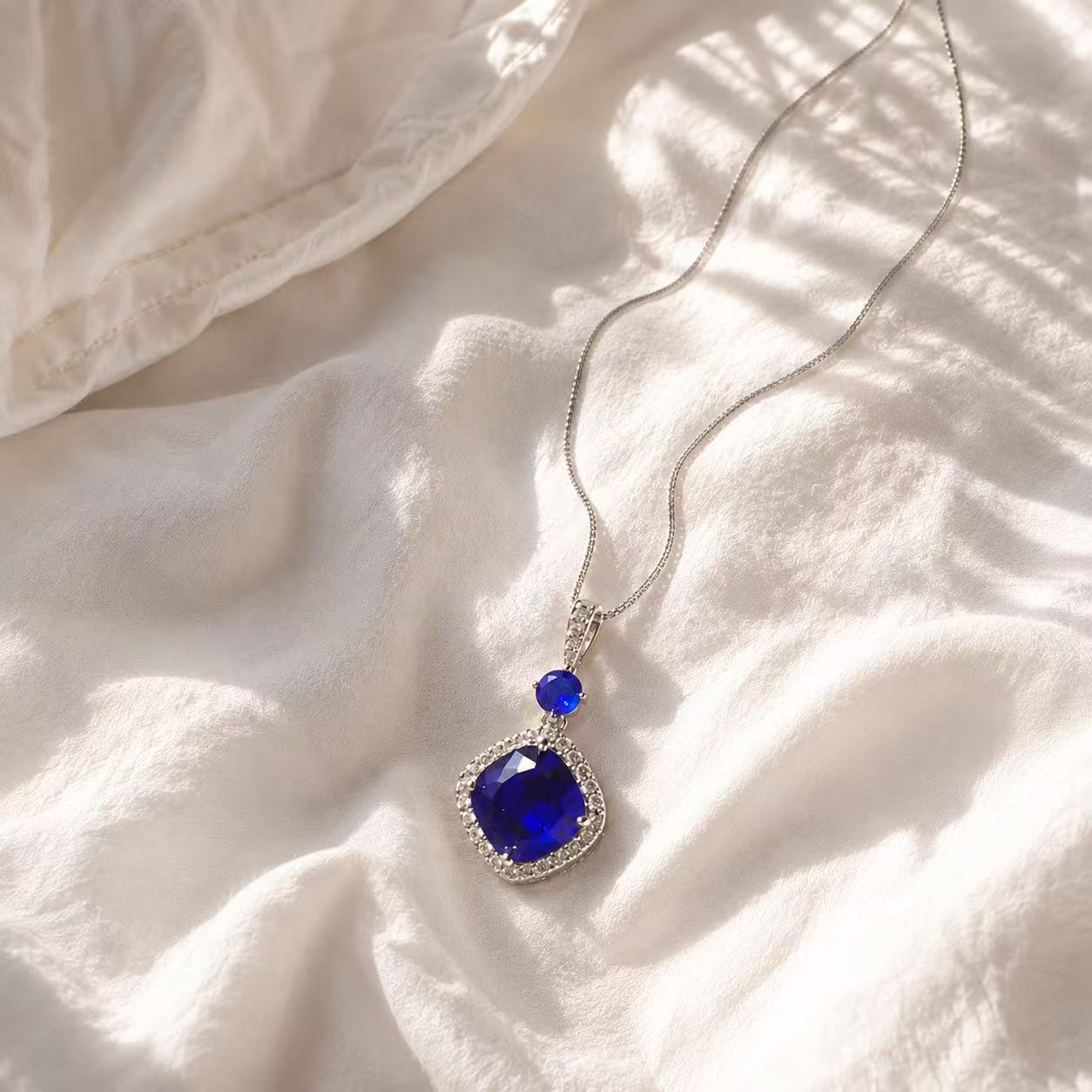 Royal Blue Crystal Pendant Necklace Elegant Blue Sapphire Pendant Necklace with Rhinestone Accents and Delicate Chain Design