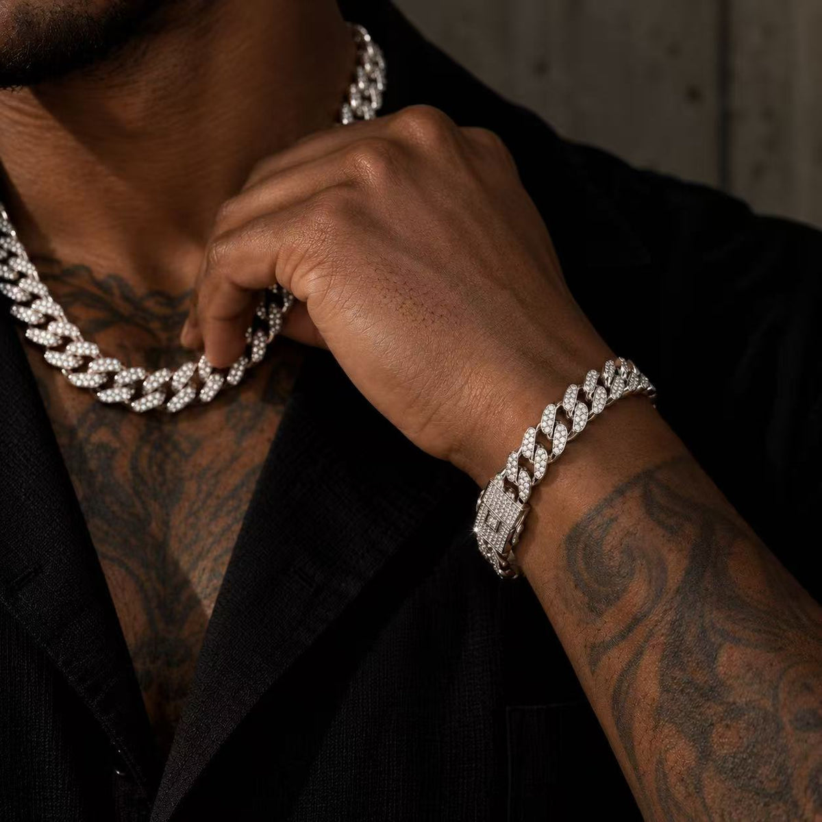 Cuban Link Chain Bracelet for Men - Sleek & Bold Accessory for Everyday Wear