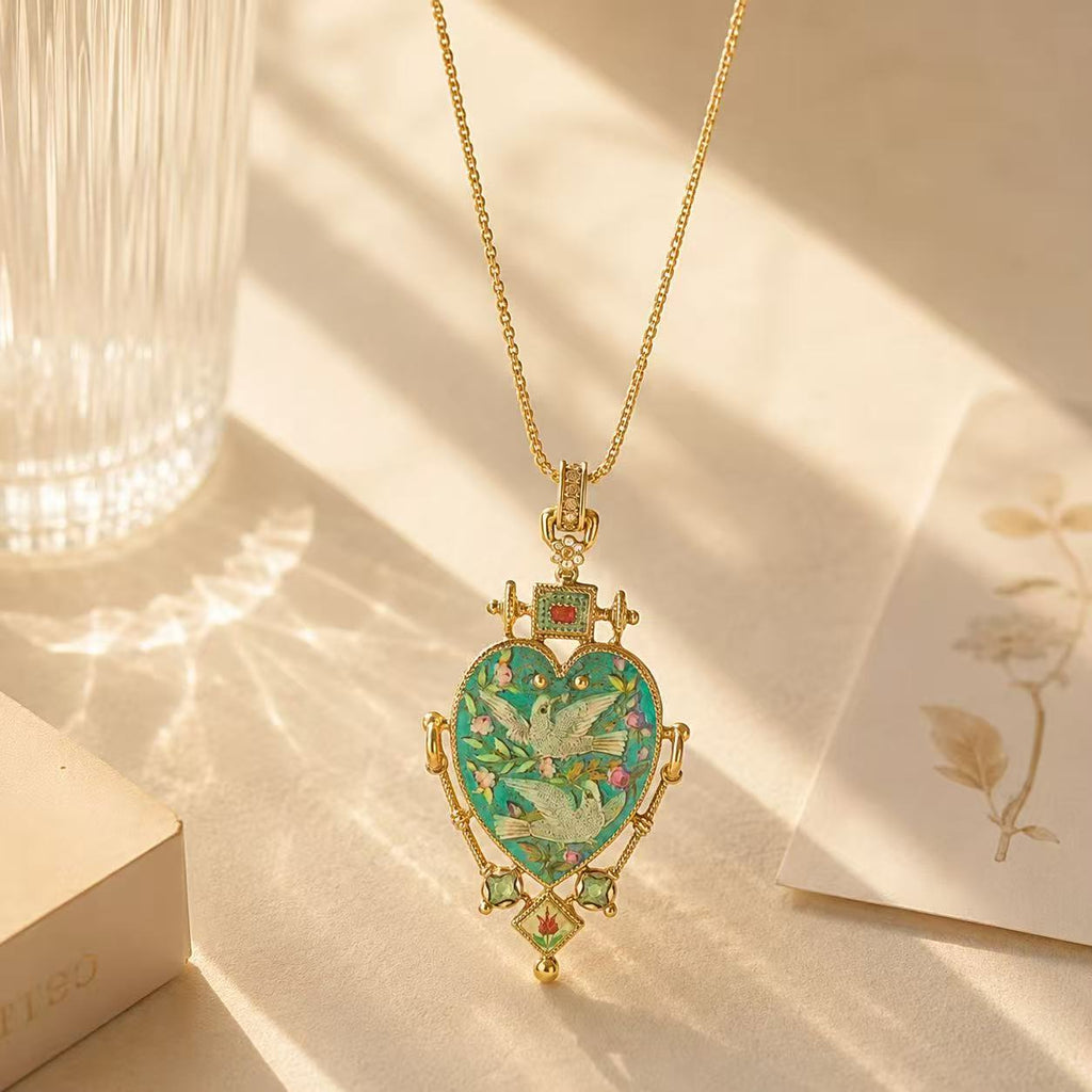 Elegant Heart-Shaped Pendant Necklace with Intricate Floral Design and Gold Chain for Women