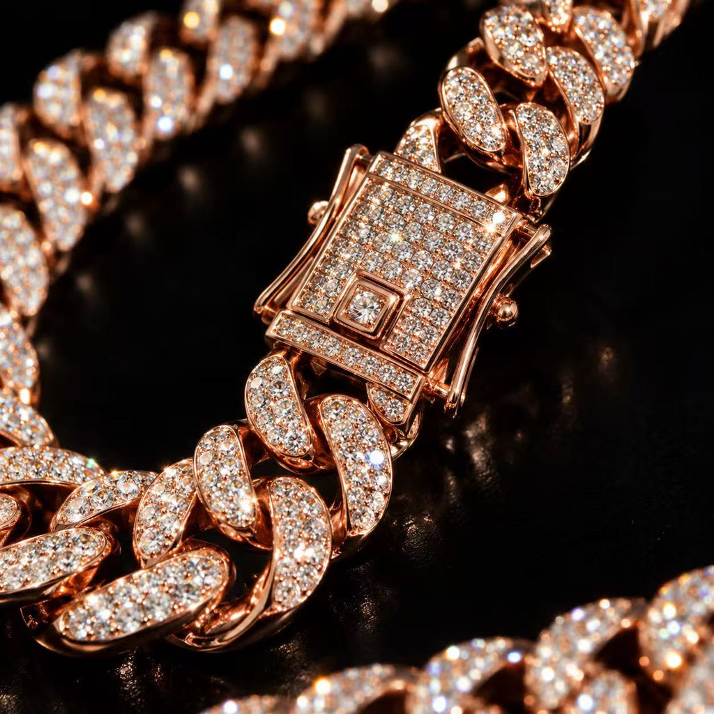 Cuban Link Chain Necklace for Men - Bold & Elegant Design - Perfect for Everyday Wear