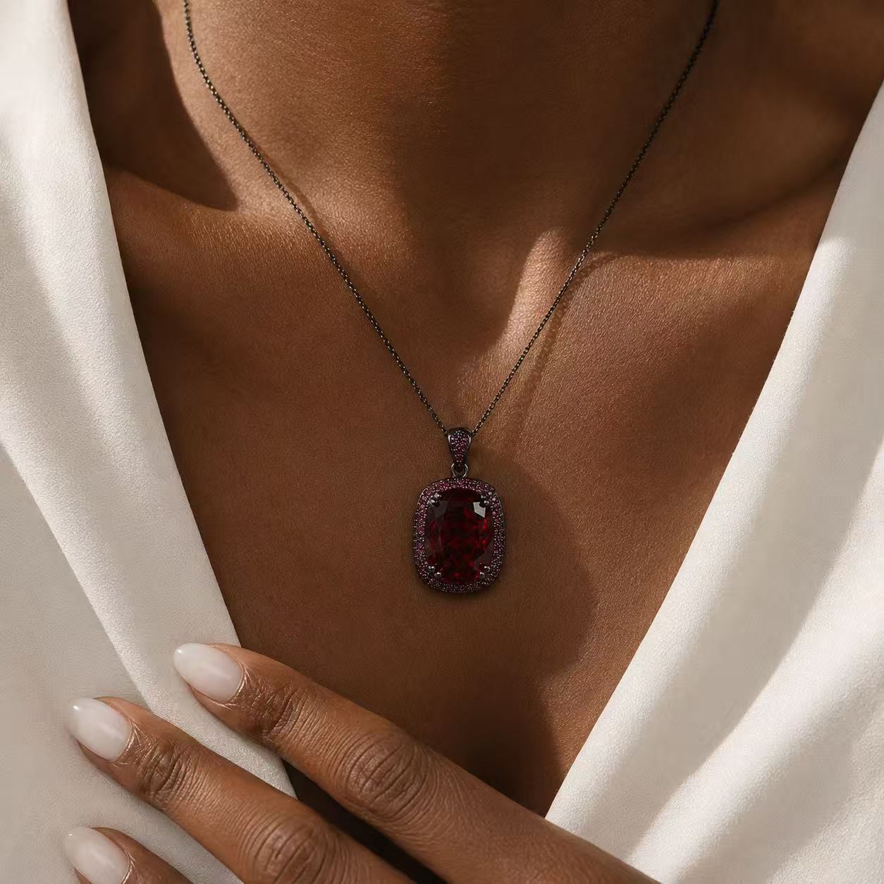 Red Crystal Pendant Necklace for Women Elegant Red Garnet Pendant Necklace with Black Chain for Women's Fashion Jewelry