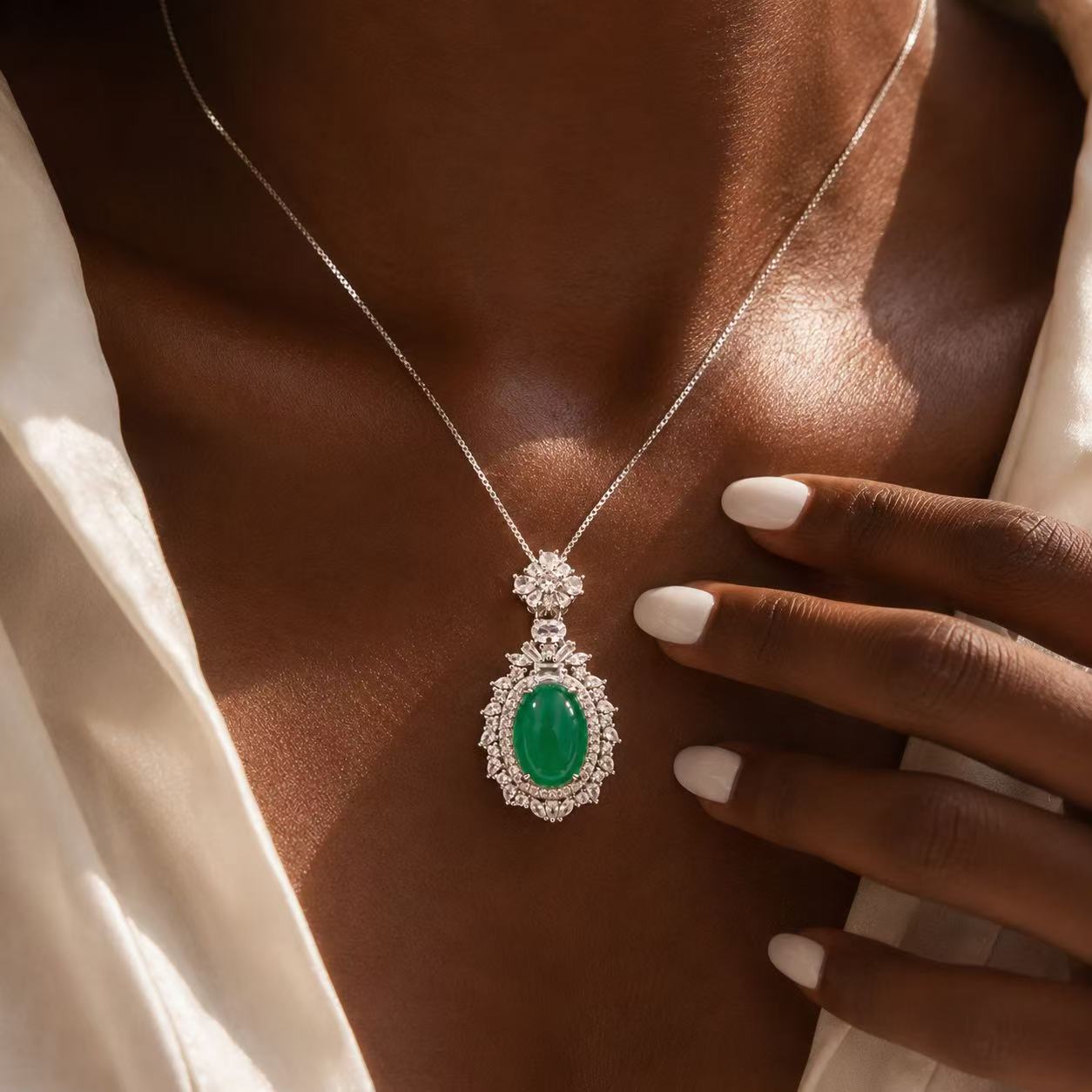 Elegant Emerald Pendant Necklace with Sparkling Halo Design and Delicate Chain for Women