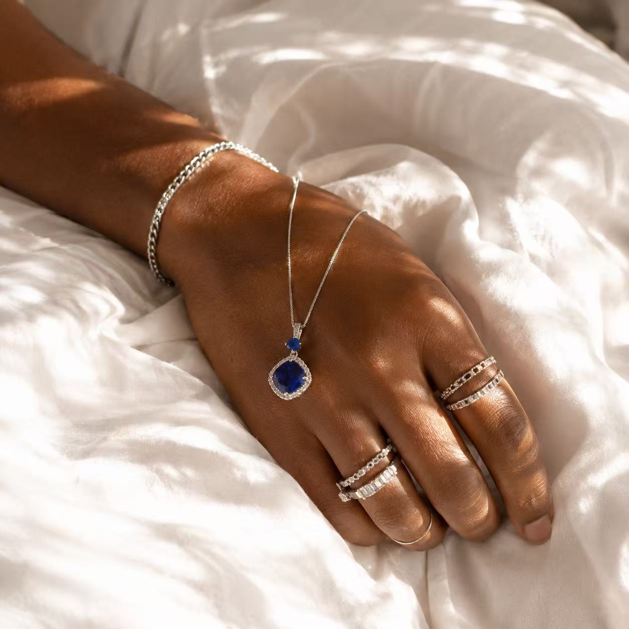 Royal Blue Crystal Pendant Necklace Elegant Blue Sapphire Pendant Necklace with Rhinestone Accents and Delicate Chain Design