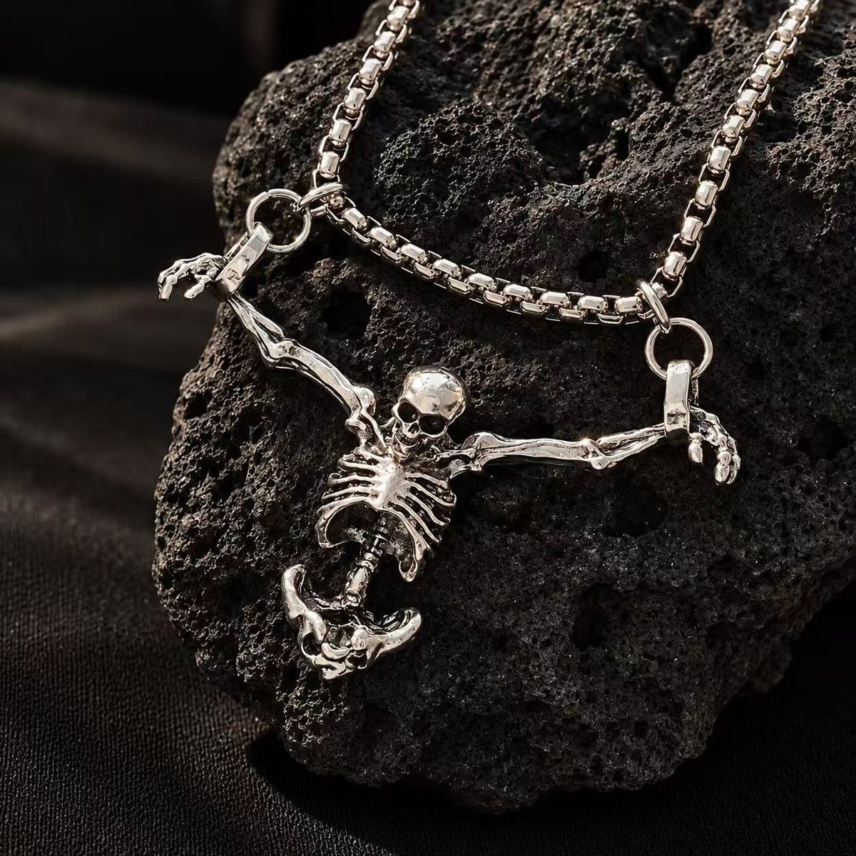 Gothic Skeleton Pendant Necklace for Women & Men, Silver Tone Punk Statement Chain, Halloween Costume Jewelry, Vintage Alternative Style