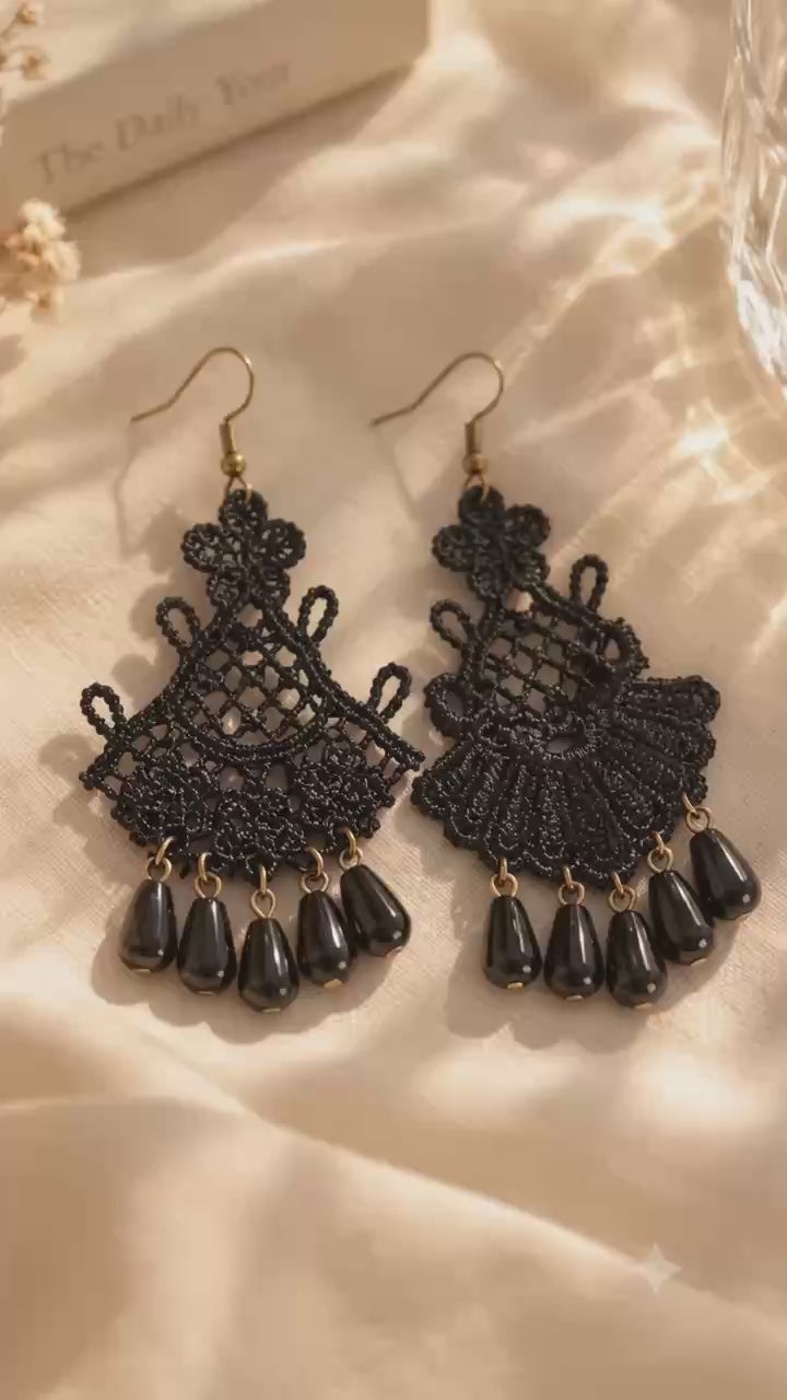 Vintage Gothic Lace Drop Earrings – Black & Ivory Statement Dangle Earrings, Crystal-Inspired Boho Jewelry for Halloween & Everyday Style